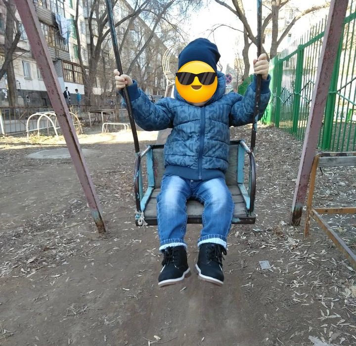 Продам куртки комбез весна