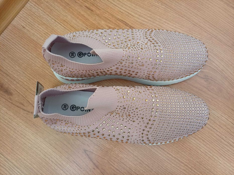 Продавам нови обувка. Размер 38.