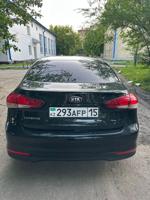 Kia cerato 2017 года