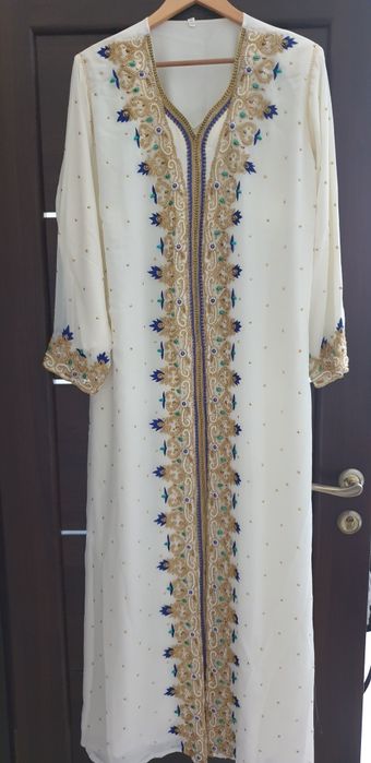 Продам новое платье АБАЙКА