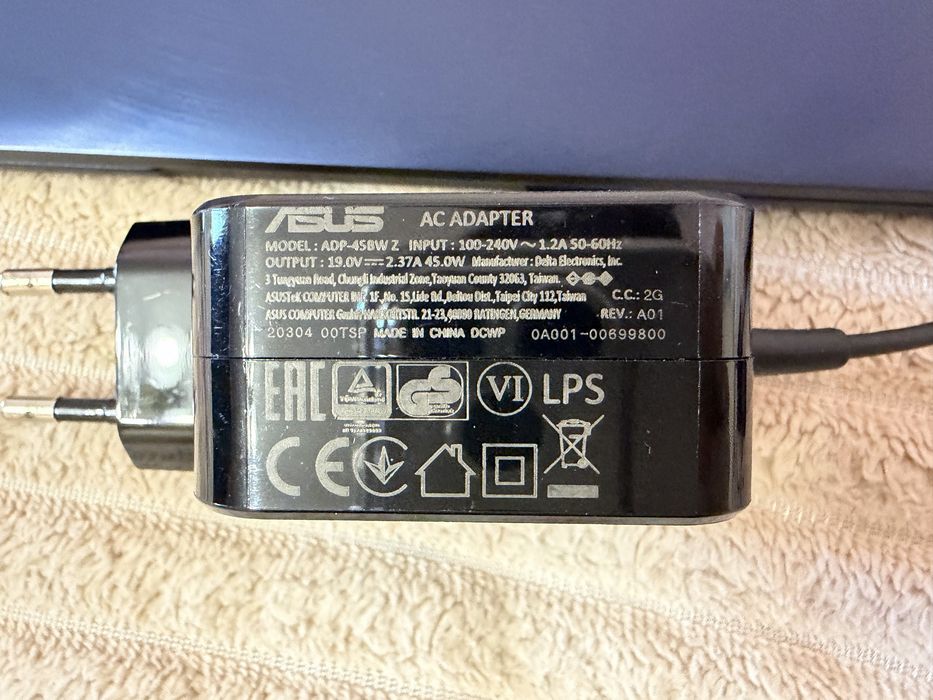 ASUS ZenBook 14" UX433FAC