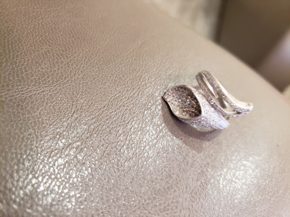 Продам серебряное кольцо