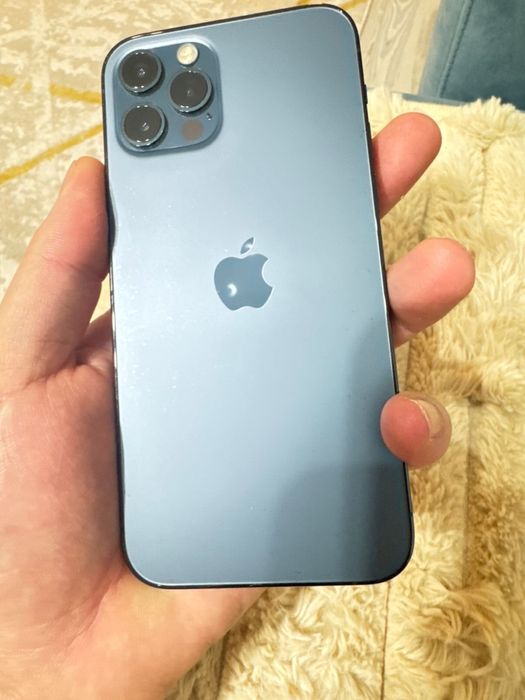 Продам Iphone 12 pro 128