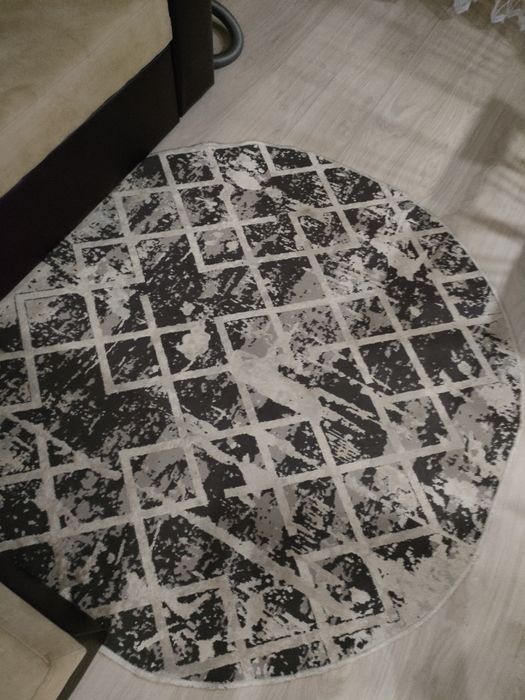 продам ковер в хорошем состоянии