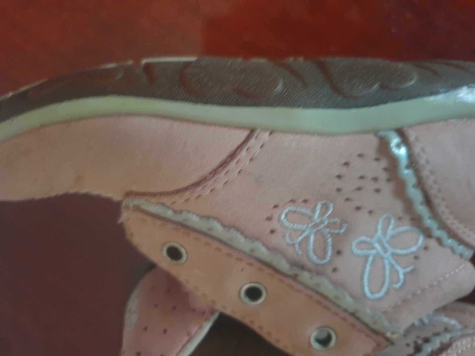 ghetute fete GEOX din piele naturala nr 21