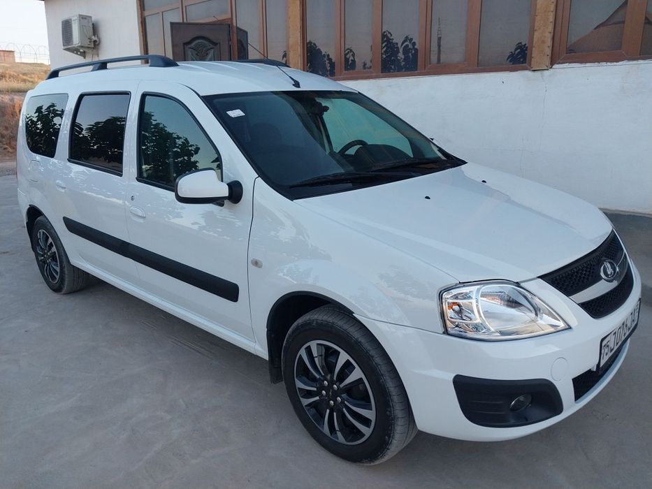 Lada largus 2015