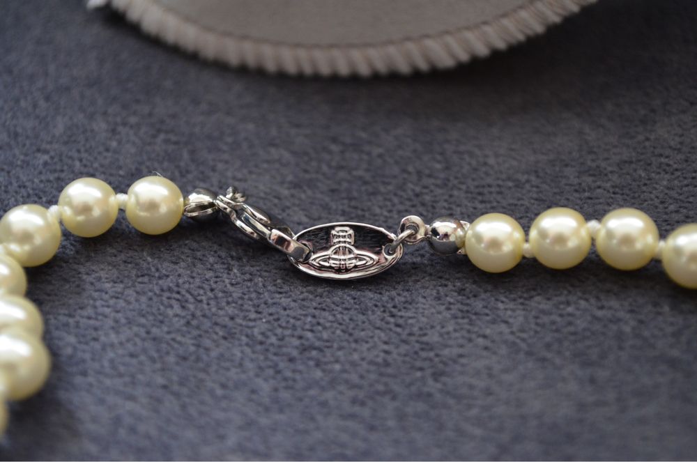 Vivienne Westwood Relief Pearls & Swarovski колие