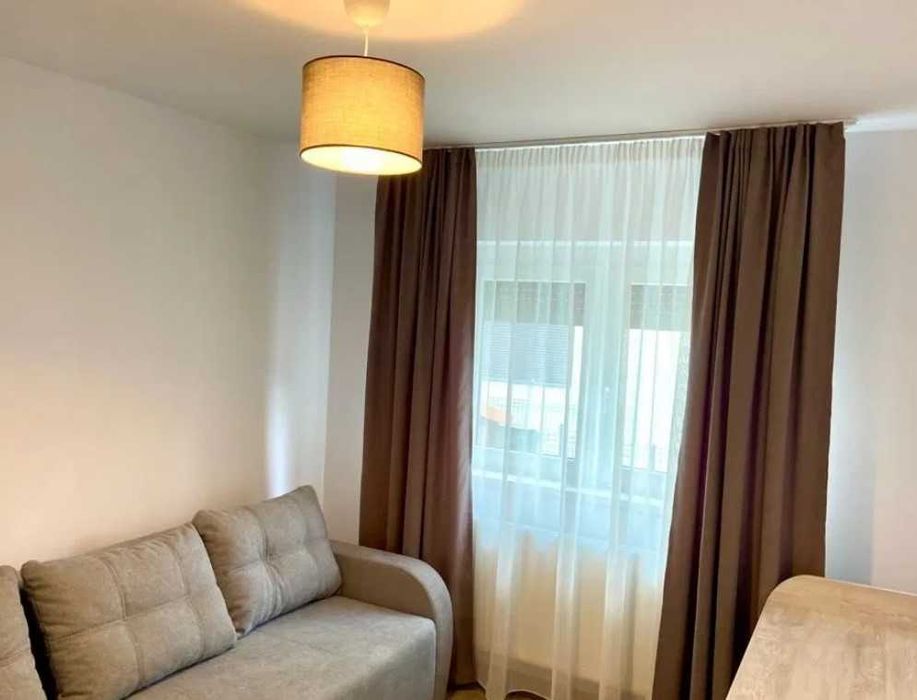 Дава се под наем Четиристаен апартамент в Пловдив, Младежки Хълм - 110 кв.м за 378.93 € - Снимка #4