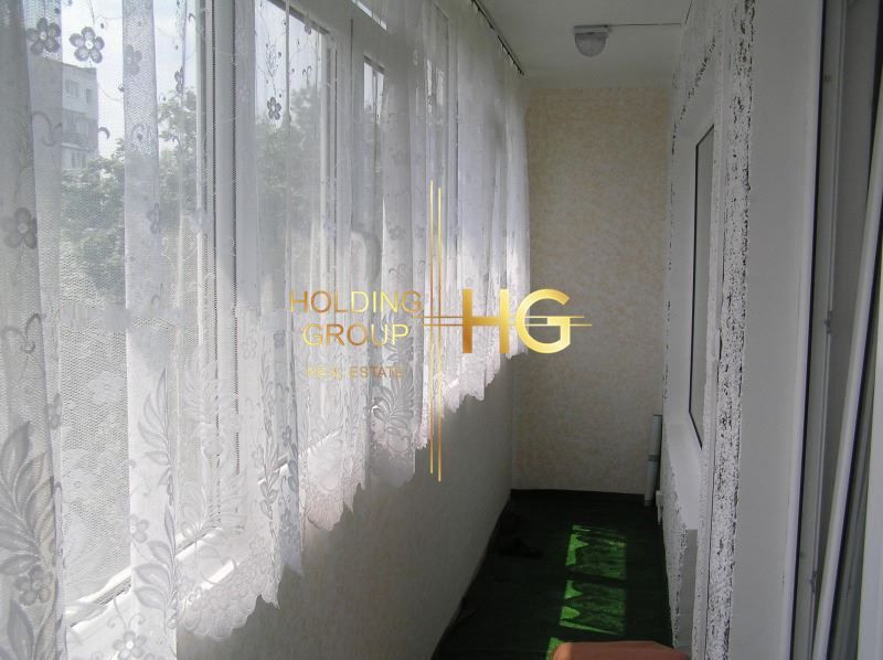 Четиристаен апартамент в кв. Левски