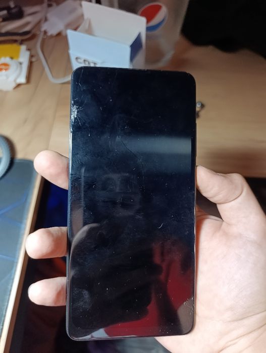 Xaomi mi 9t с разбитым экраном