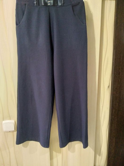 Продам брюки на девочку.