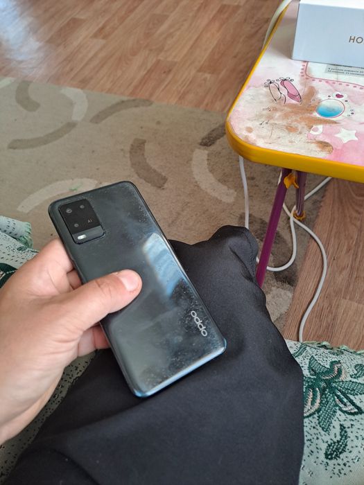 OPPO A54 продам срочно