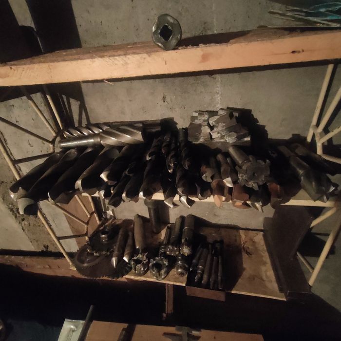 Инструмент фрезы свёрла