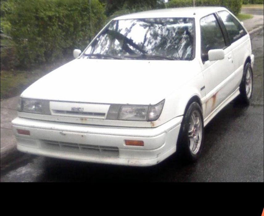 Изузу Джемини Япония 1987.  Оцинкованный кузов. Не битый .