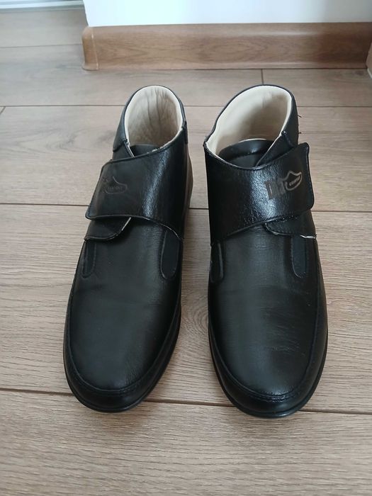 Продавам дамски боти,сабо