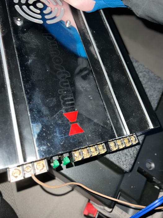 Subwoofer JBL 1000watts și stație