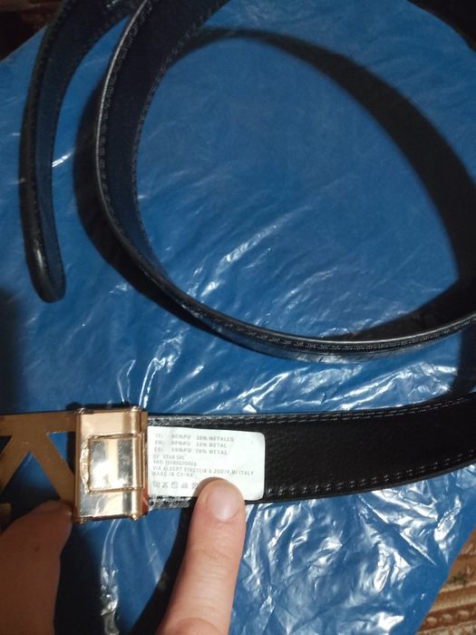 Vând curea nouă nouță