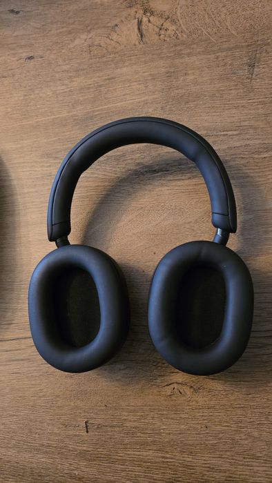 Слушалки-Sony WH-1000XM5