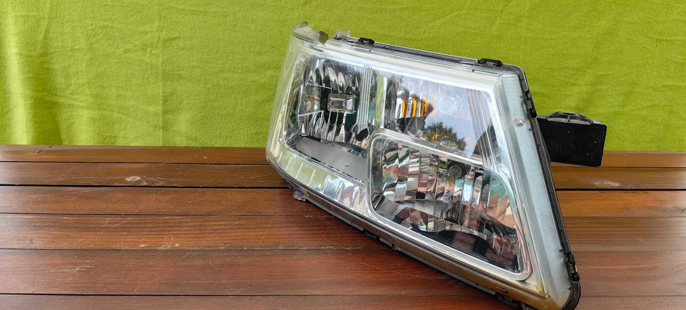 Фар за Fiat Freemont Dodge Jorney / Фиат Фримонт Додж Джърни