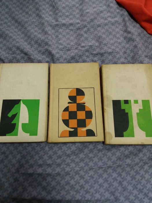 Шахматные книги и журналы.