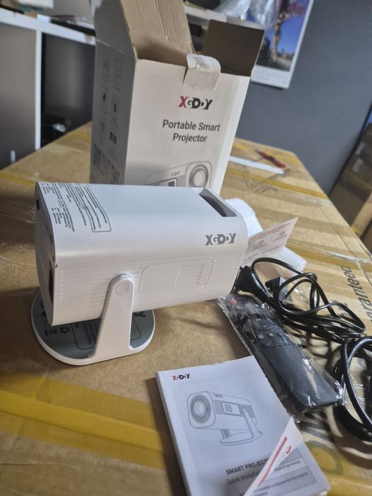 Промо Цена!Преносим Smart 4К Android WiFi Проектор с 12000lumen Автоматично трапецовиднo изкривяване