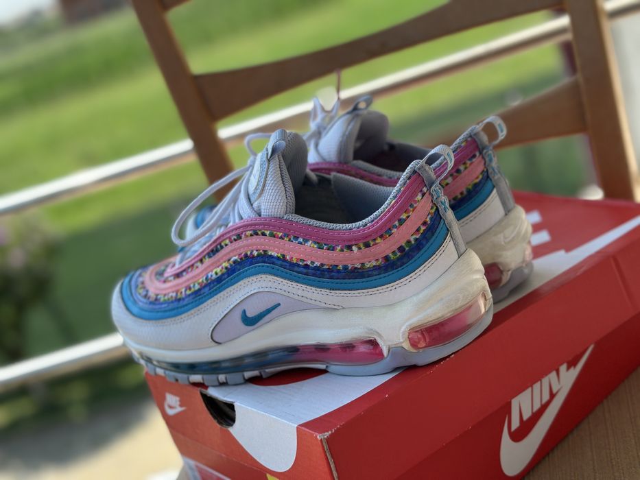 Nike Air max marimea 39. Ca noi.