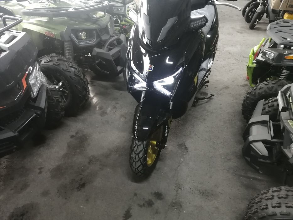 Продам скутер 150 кубов