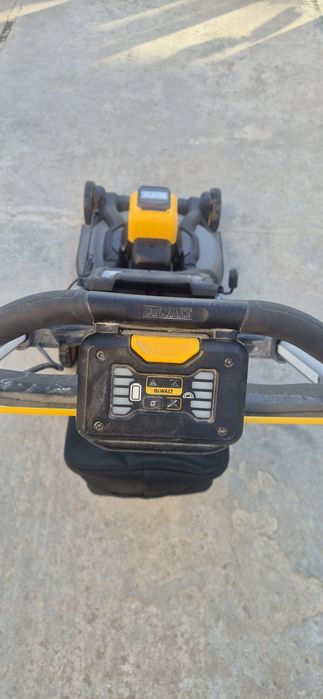 DeWalt косачка на батерия