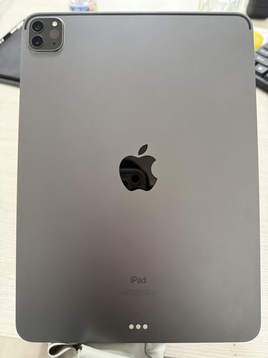 iPad Pro 11 M1 128GB (3 поколение) в идеале, срочно