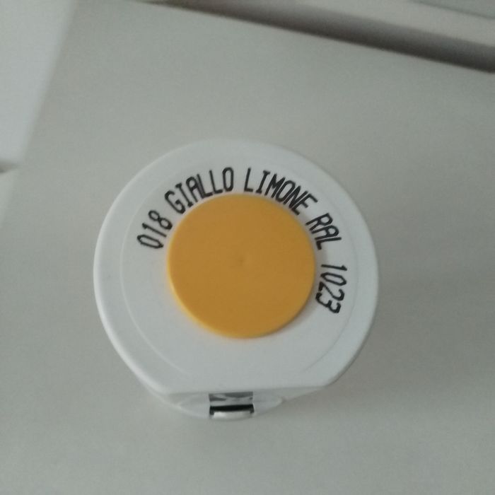 Акрилен спрей - ярък емайллак