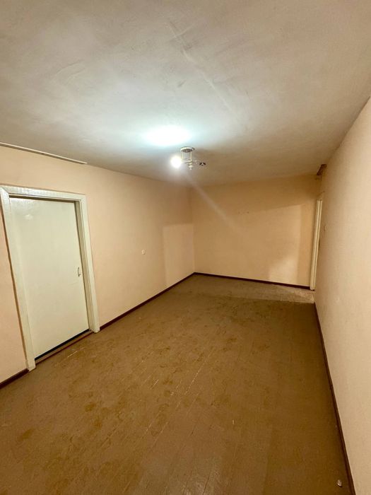 Прадаётся 2х Октяабирь орентир Ривоч вдоль дороги 1этаж