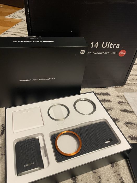 Xiaomi 14 Ultra 32/512 + Kit Foto + 4 huse, in GARANTIE