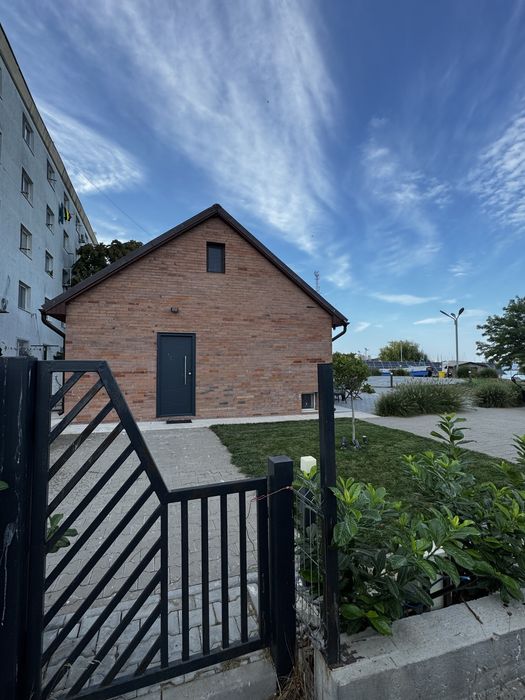 Inchiriez pe termen lung apartament 2 camere + beci