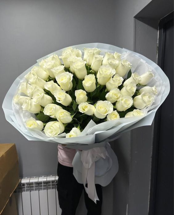 Цветы дешевые красные, белые, розовые