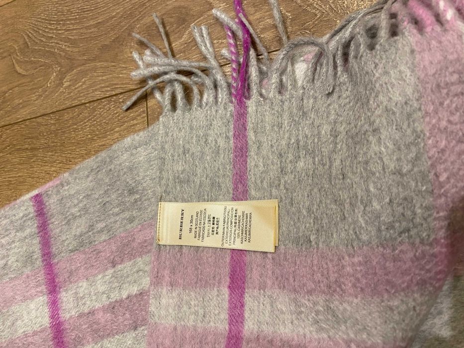 ОРИГИНАЛЕН BURBERRY Pale Grey Check кашмирен шал