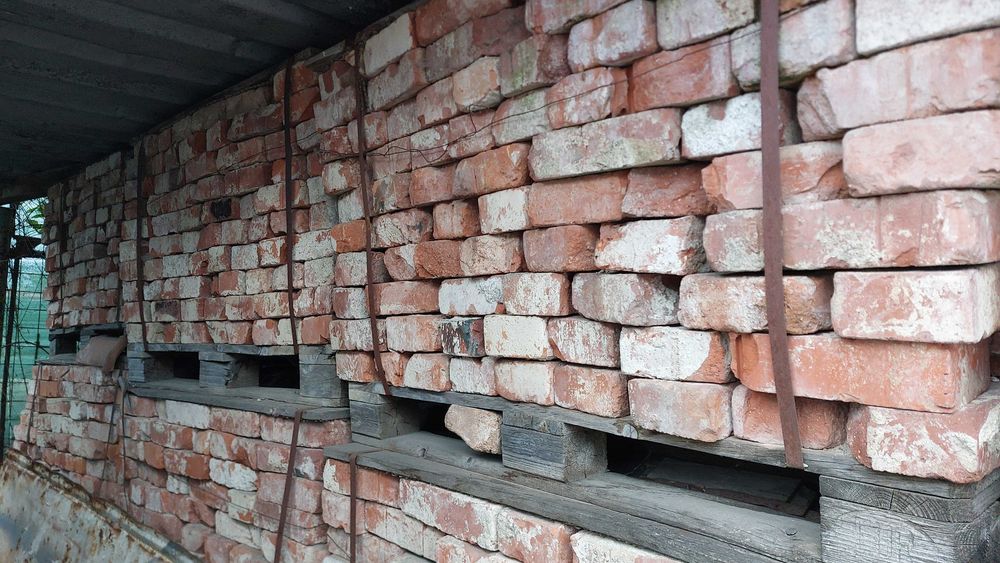 Caramida jumatati din recuperari 15x14x7 cm la 0.5 lei lichidare stoc