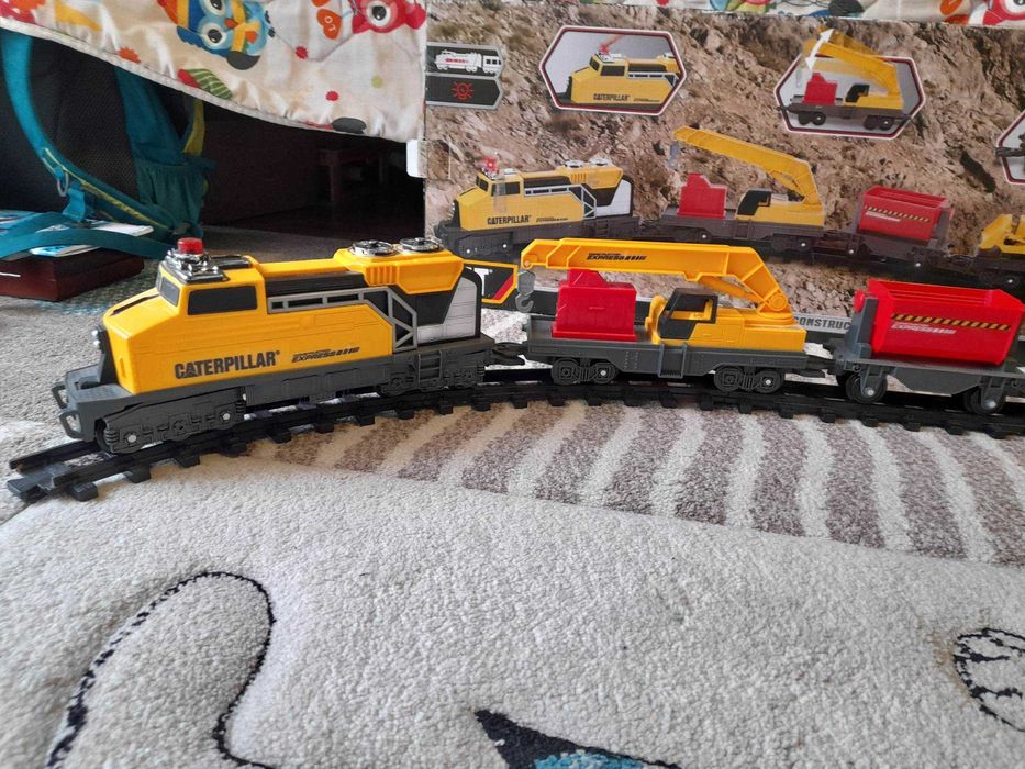 Играчка влак Caterpillar