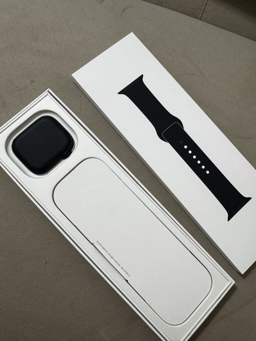 Продам Apple watch 10 series