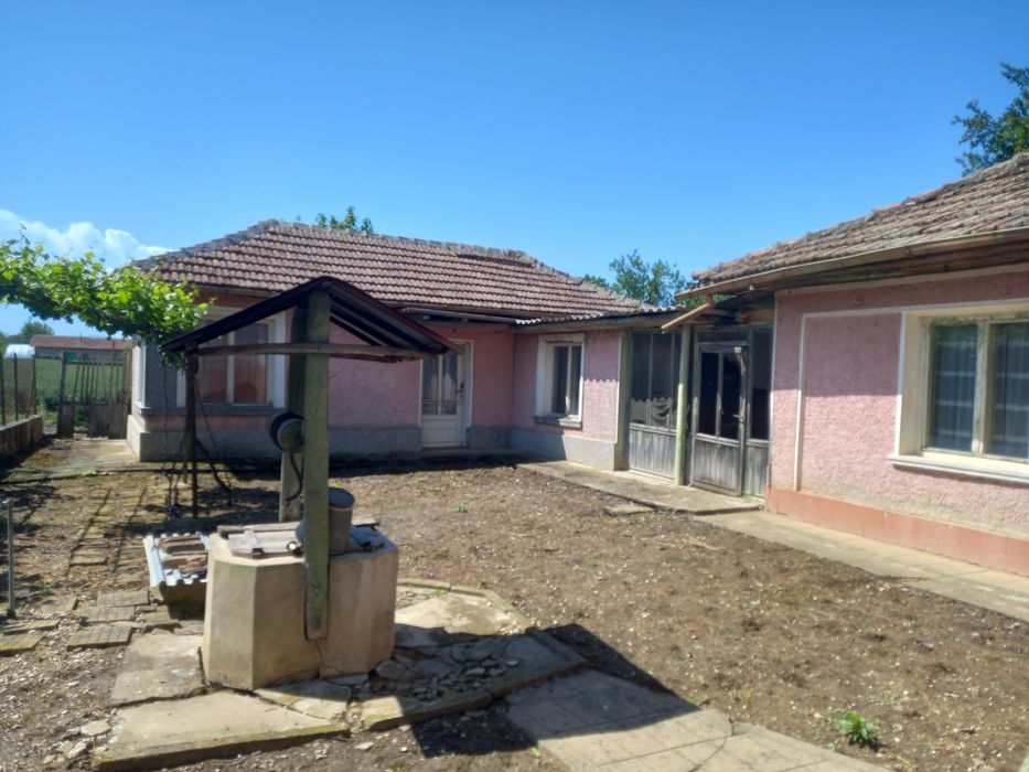 Продава се Къща в с. Крушето, Област Велико Търново - 200 кв.м за 128 €/кв.м - Снимка #1