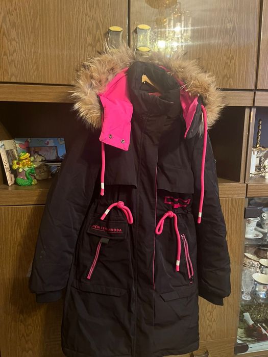 Продам зимние куртки на девочку