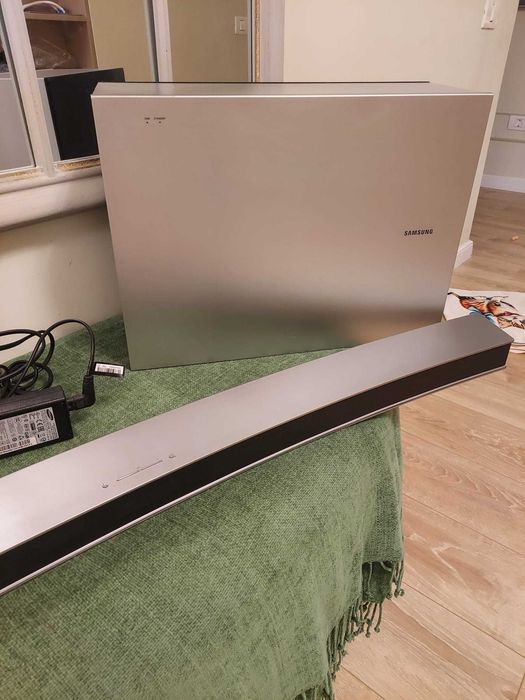 Soundbar curbat HW-J6001, 300W, Curbat