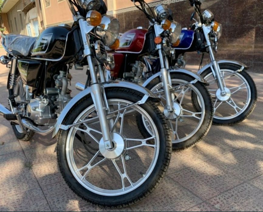 Moped sotiladi yangi trupdi
