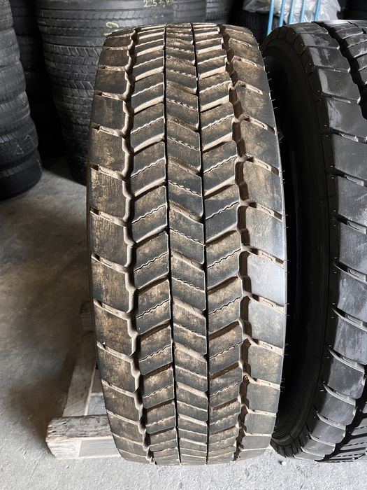 2 anvelope camion tractiune 315/70/22.5 , Truckstar , 13-14 mm