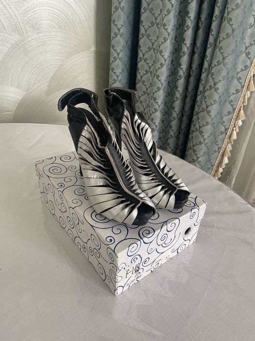 Продам каблук , срочно