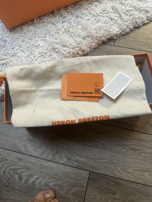 Кожени чехли Heron Preston