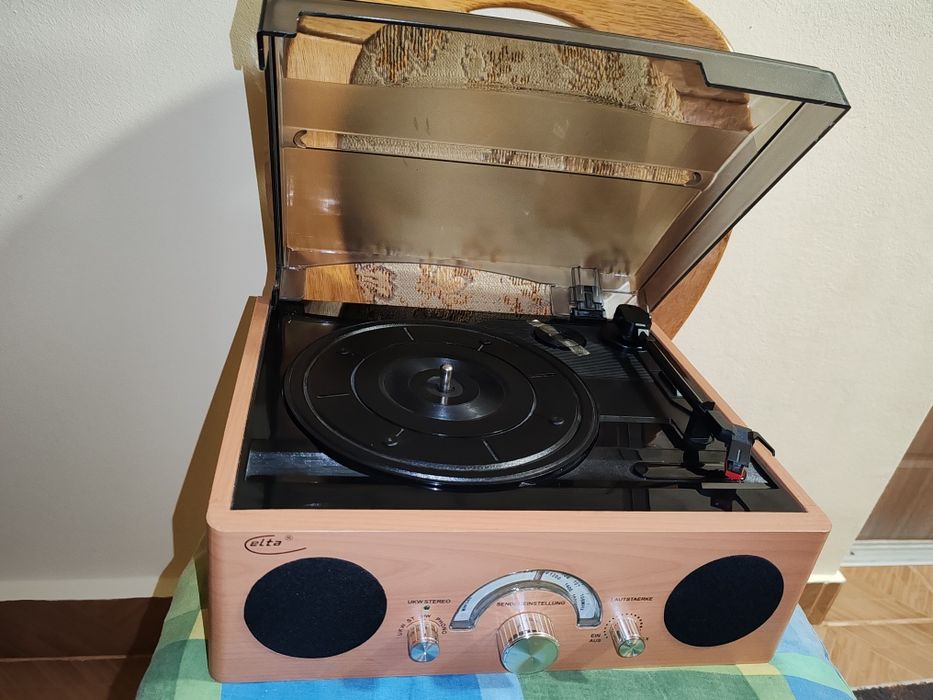 Pikup cu boxe ,combine muzicale , radio