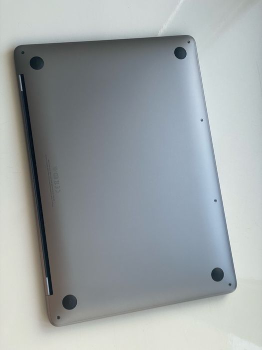 Macbook pro 13 M2 touchbar 512 гб 8 гб