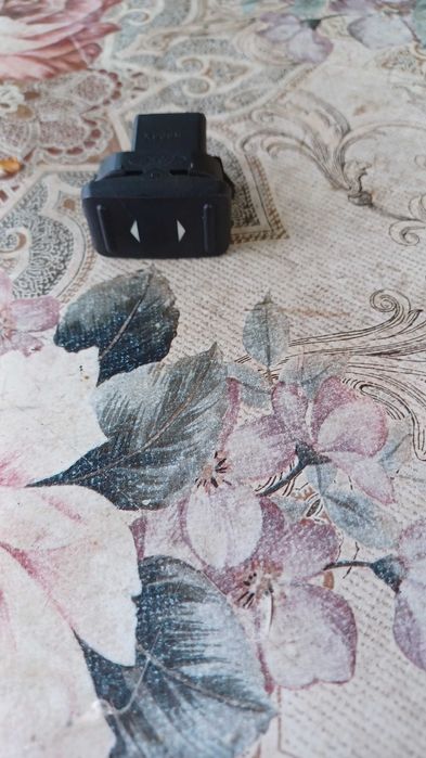 Бутон за задна  врата  за форд ФОКУС Ц  МАКС  2004 г.