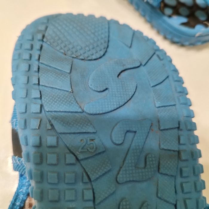 ЛОТ Детски сандали за момче номер 25