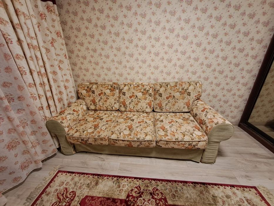 Продам диван 3х местный